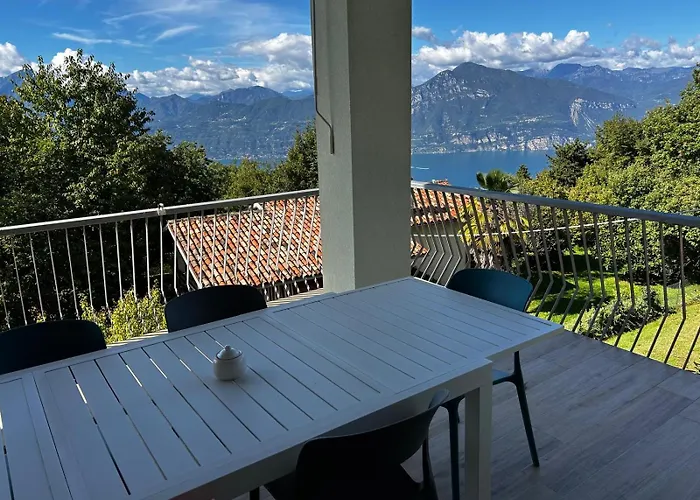 Garda View For Groups 4br, 3 Baths, Garden & Bbq San Zeno di Montagna