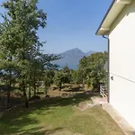 Garda View For Groups 4br, 3 Baths, Garden & Bbq * San Zeno di Montagna