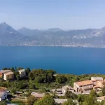 Garda View For Groups 4br, 3 Baths, Garden & Bbq Villa