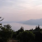 Garda View For Groups 4br, 3 Baths, Garden & Bbq San Zeno di Montagna