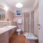 Garda View For Groups 4br, 3 Baths, Garden & Bbq * San Zeno di Montagna