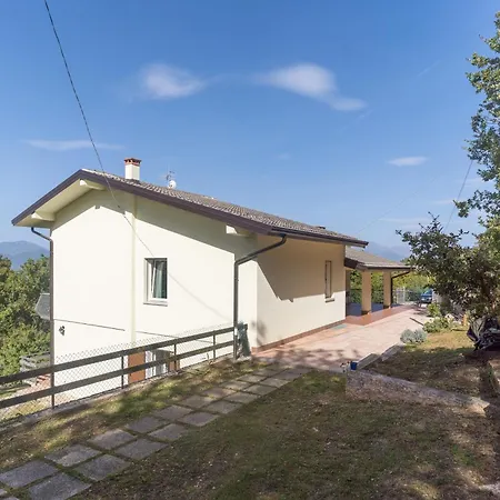 Garda View For Groups 4br, 3 Baths, Garden & Bbq Villa San Zeno di Montagna