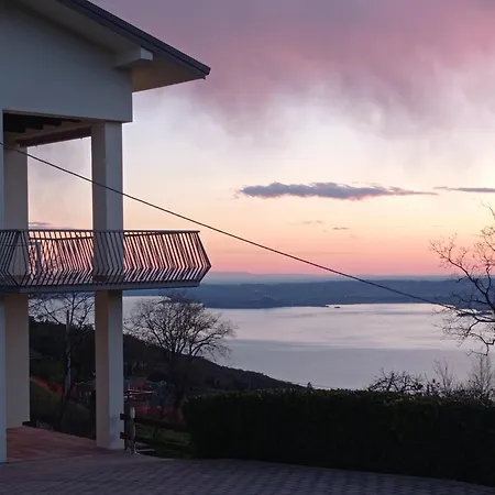 Villa Garda View For Groups 4br, 3 Baths, Garden & Bbq *