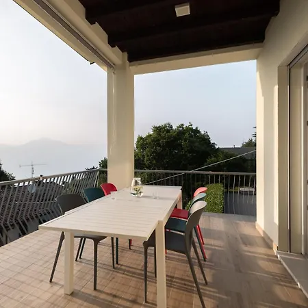 Garda View For Groups 4br, 3 Baths, Garden & Bbq San Zeno di Montagna