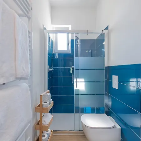 Villa Garda View For Groups 4br, 3 Baths, Garden & Bbq