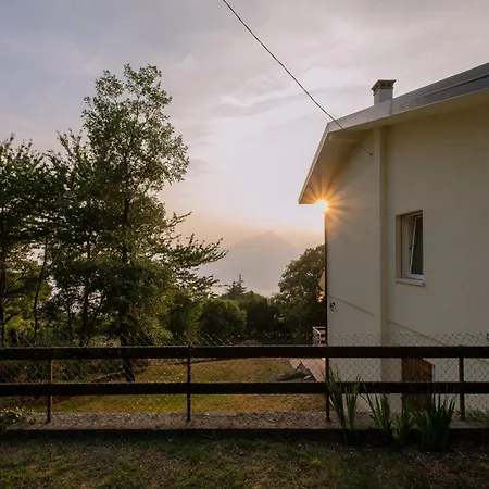 Garda View For Groups 4br, 3 Baths, Garden & Bbq * San Zeno di Montagna