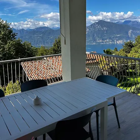 Garda View For Groups 4br, 3 Baths, Garden & Bbq San Zeno di Montagna